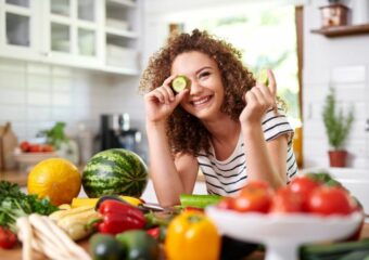 Vitamin nào quan trọng cho sức khỏe của mắt? – vai trò và nguồn cung cấp tự nhiên